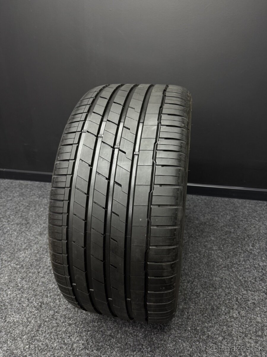 1ks pneu 295/30/22 HANKOOK