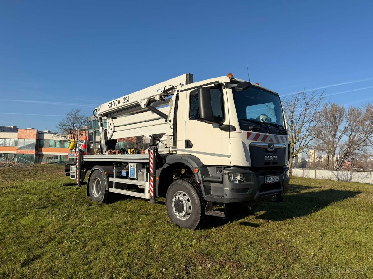 Plošina 29m, Prenájom terénnej plošiny 29m 4x4