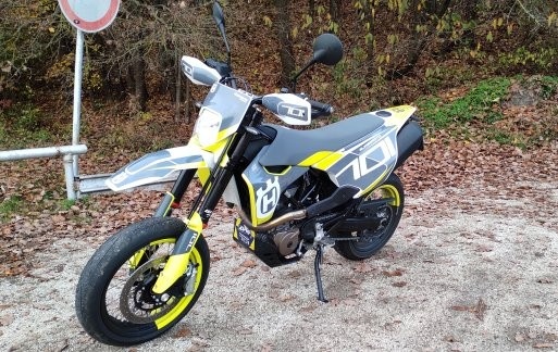 Husqvarna 701 supermoto