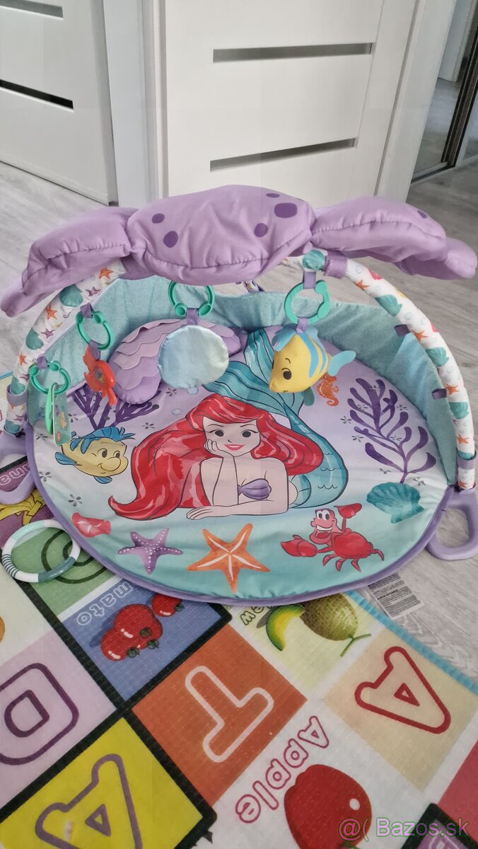 Disney Ariel hracia deka