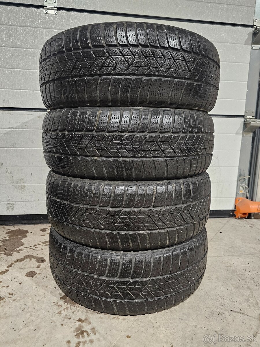 Zimné Pneu Pirelli Sottozero3 205/50 R17