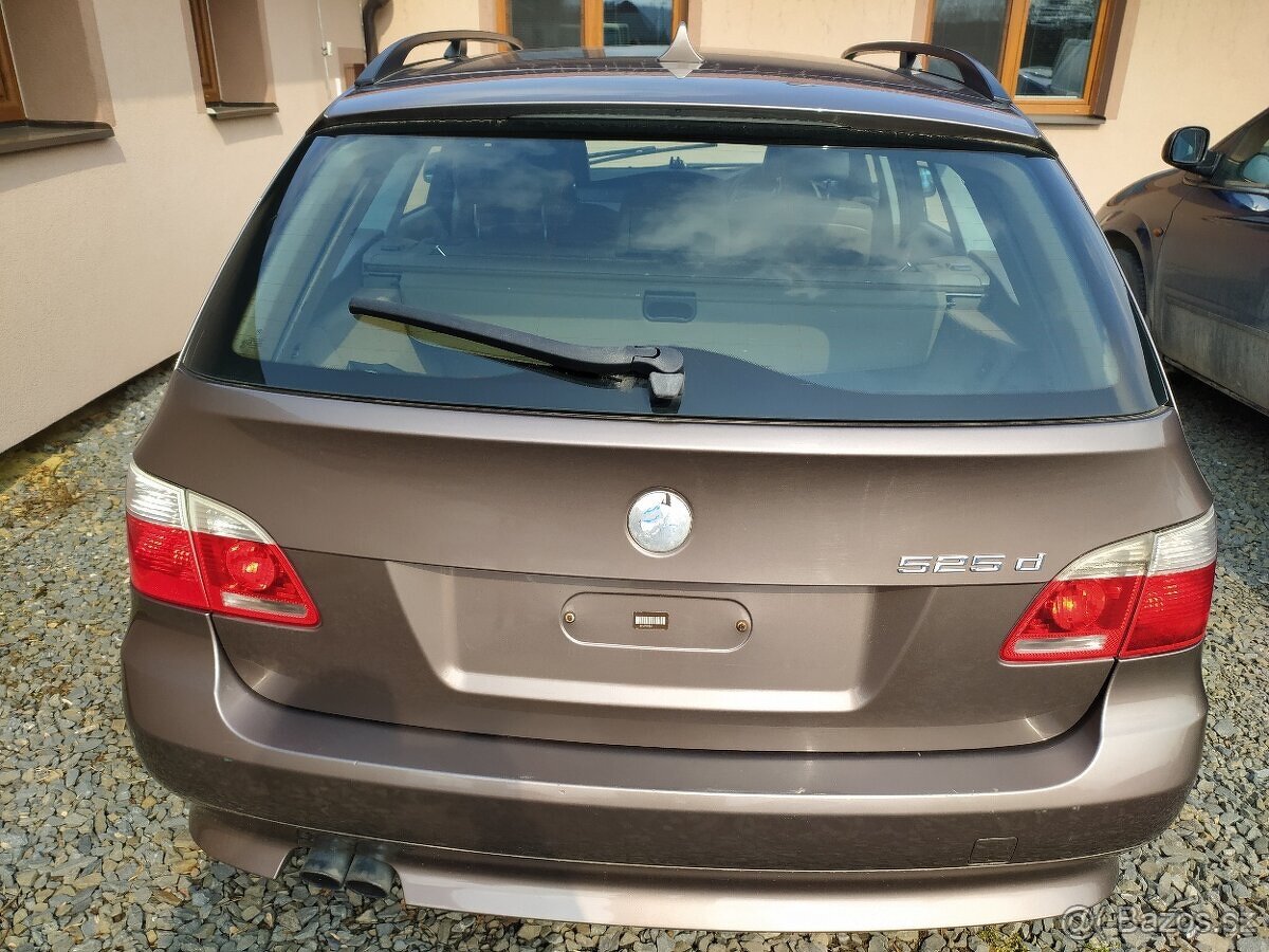 BMW e61 dveře kufr a z. nárazník