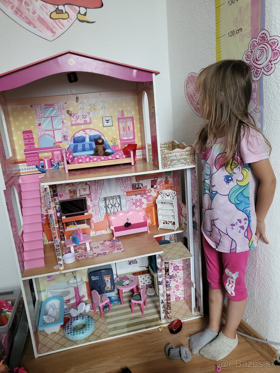 Veľký krásny Barbie dom s množstvom prislusenstva