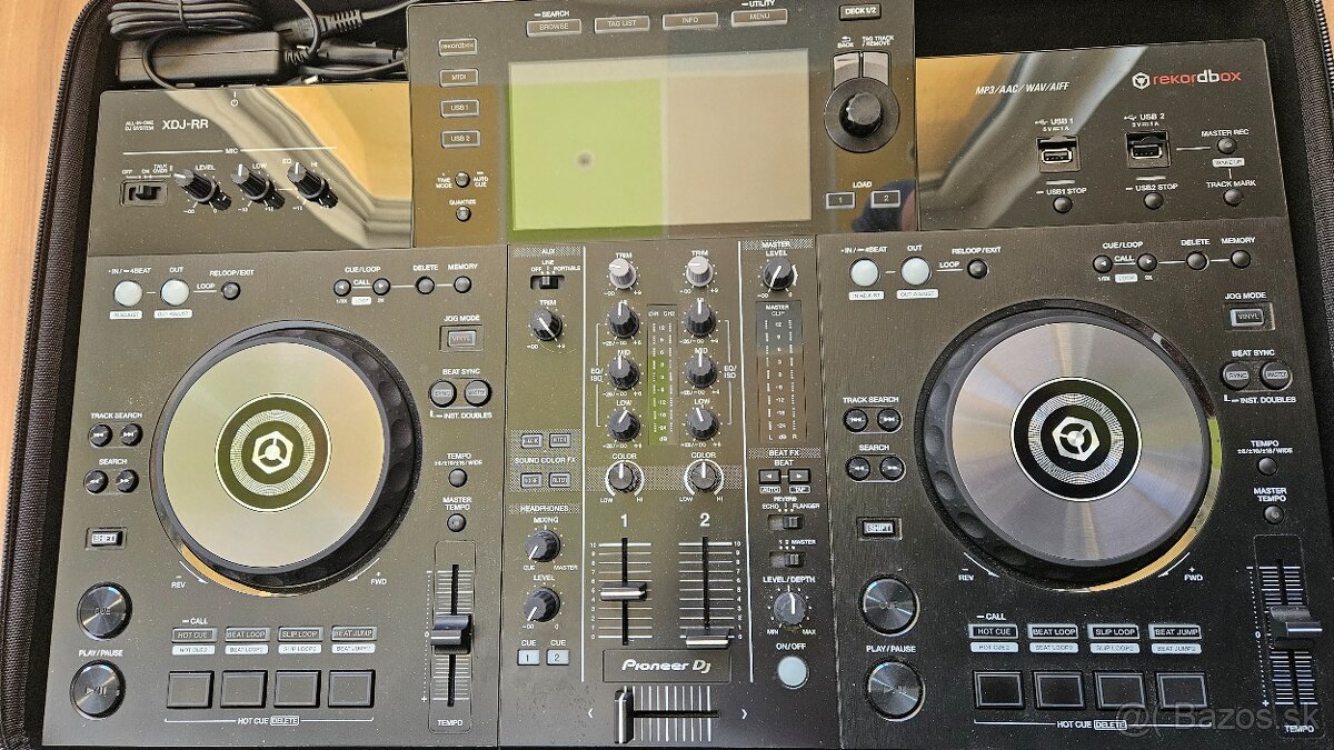 Pioneer XDJ-RR malo hrana