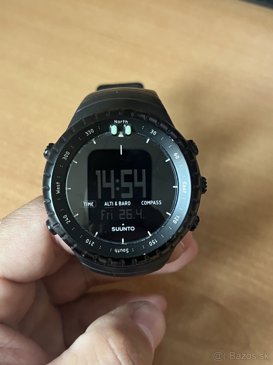 Predám hodinky Suunto Core All Black