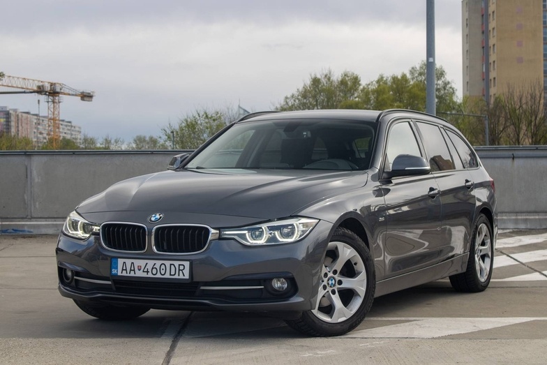 BMW Rad 3 318d Sport Line manuál