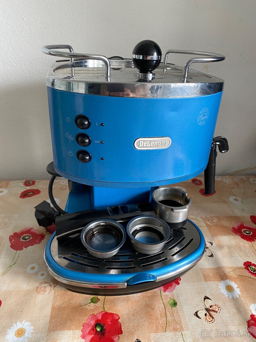 Zachovalý kávovar Delonghi