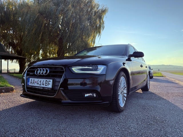 Audi A4 Avant 2.0TDI S-LINE Quattro Automat