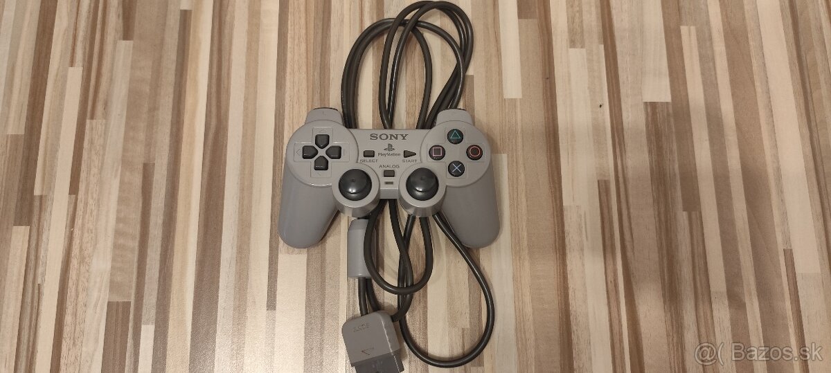 Predám ovládač na Playstation 1