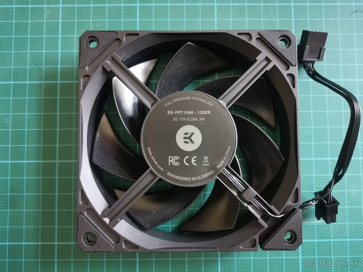 3x ventilator EK-Loop Fan FPT 120 - Black (550-2300rpm)