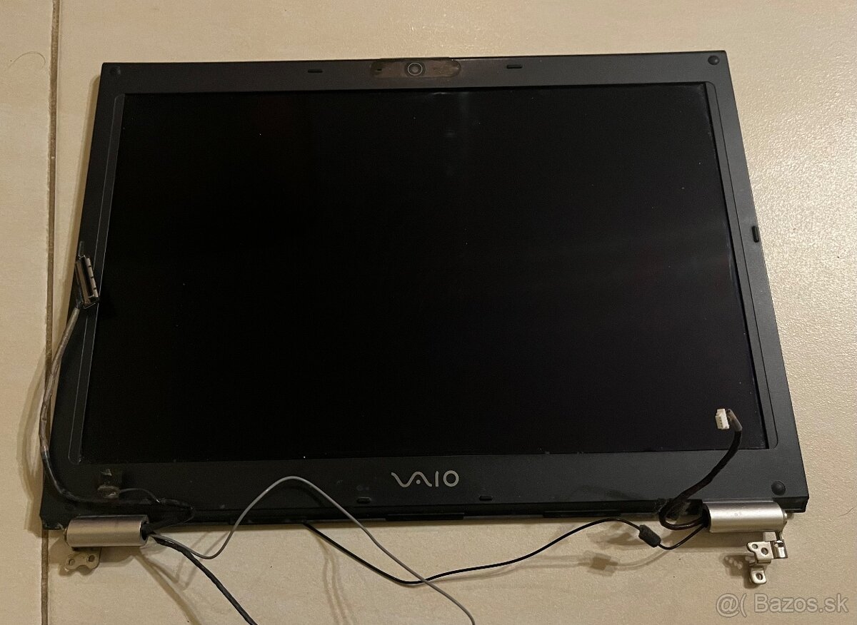 Predam LCD displej z notebooku Sony Vaio PCG-6L1M