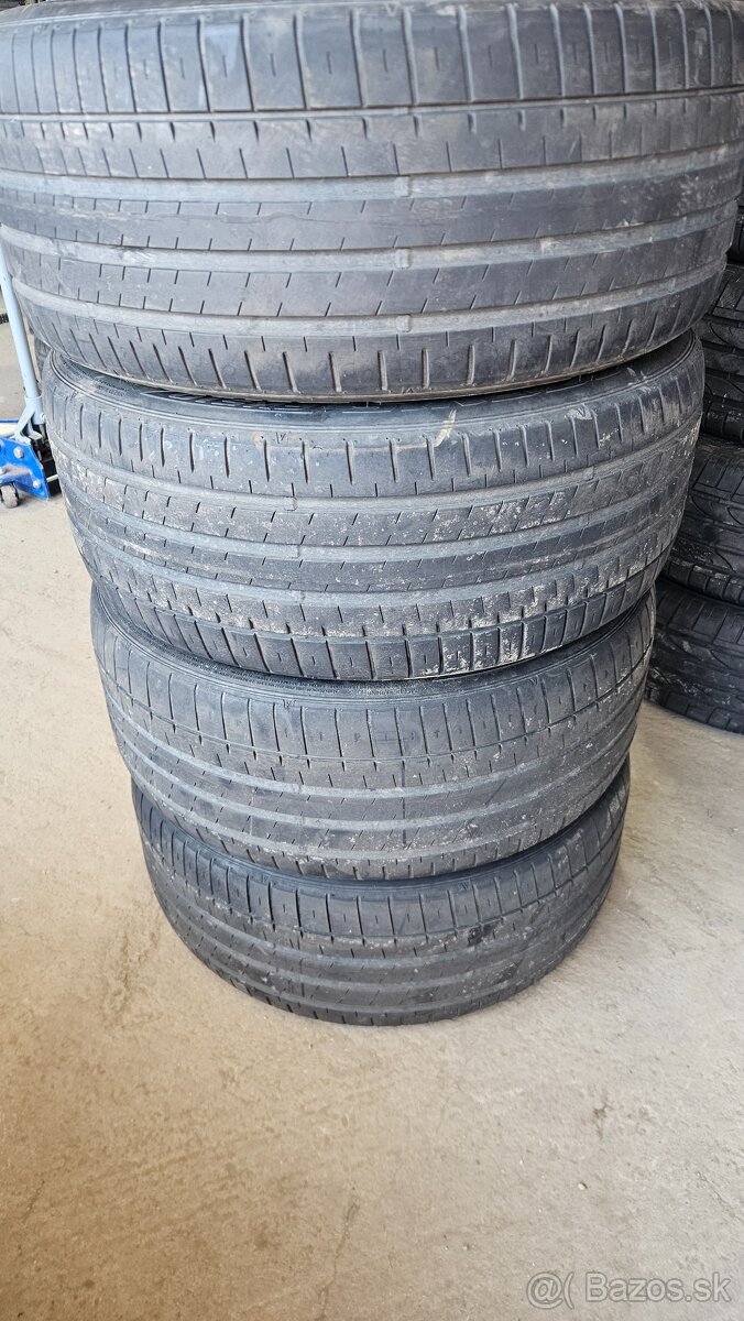 Lente pneunatiky 235/40 r18