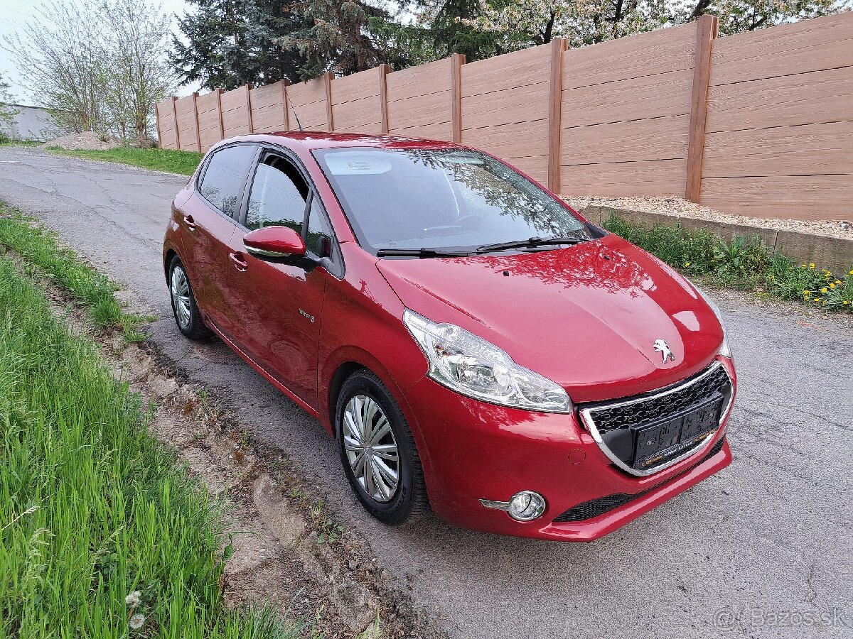 Peugeot 208 VTI 82