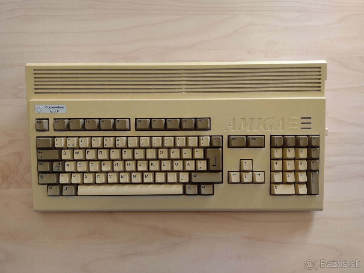 Kúpim počítač  AMIGA 1200