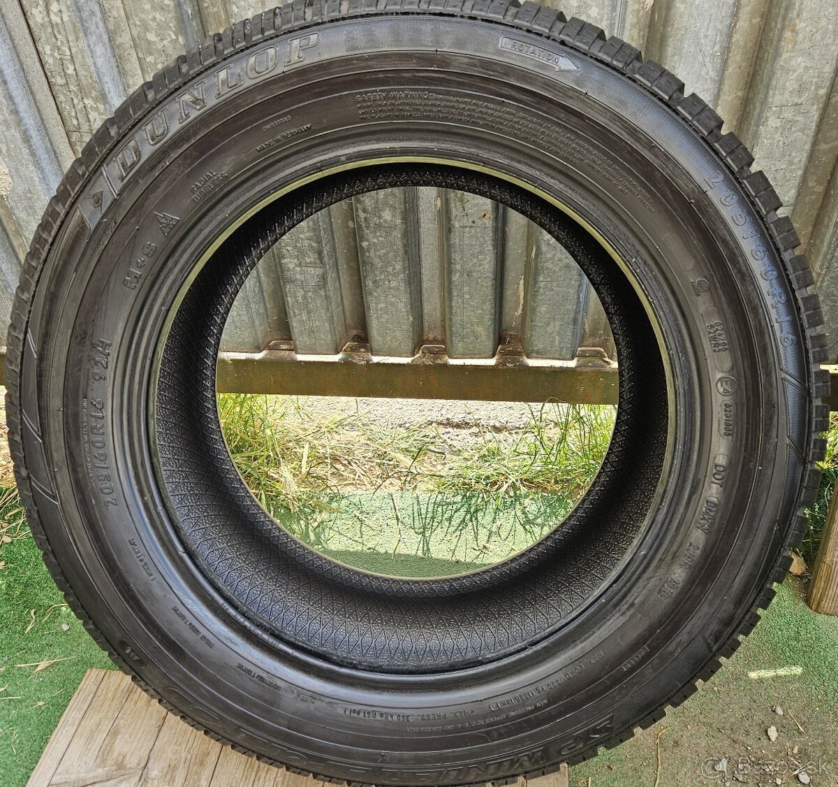 Takmer nejazdené zimné pneu DUNLOP - 205/60 r16 92H