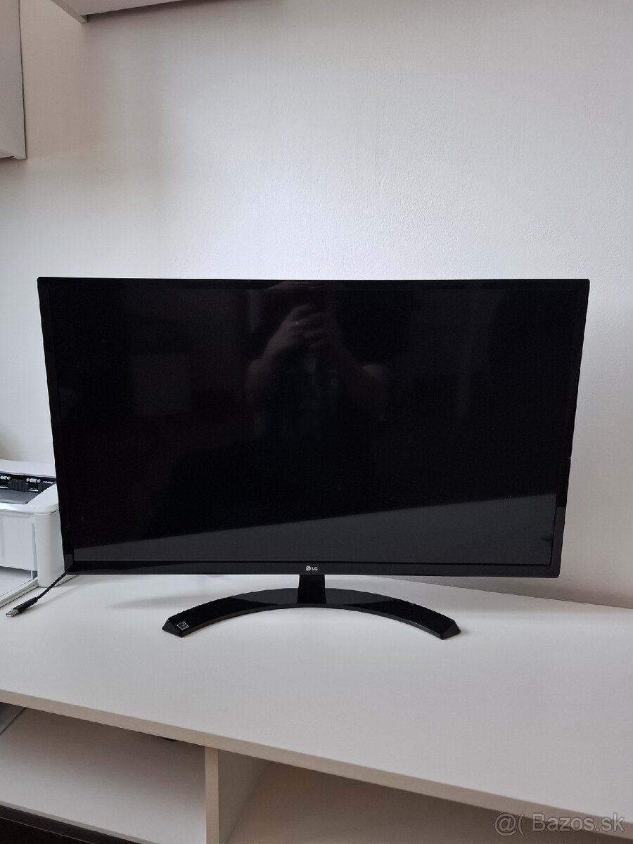 LG monitor 31.5"