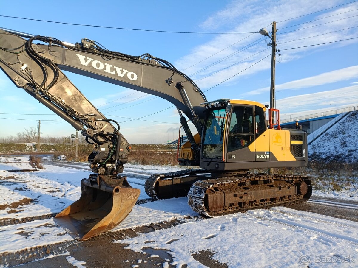 Pásový bagr VOLVO  EC220EL