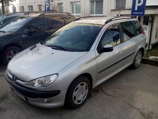 Predám  diely  Peugeot 206  1.4hdi