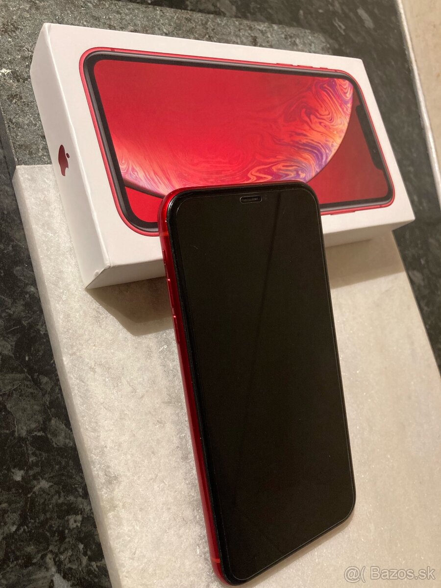 iPhone XR red 64gb black