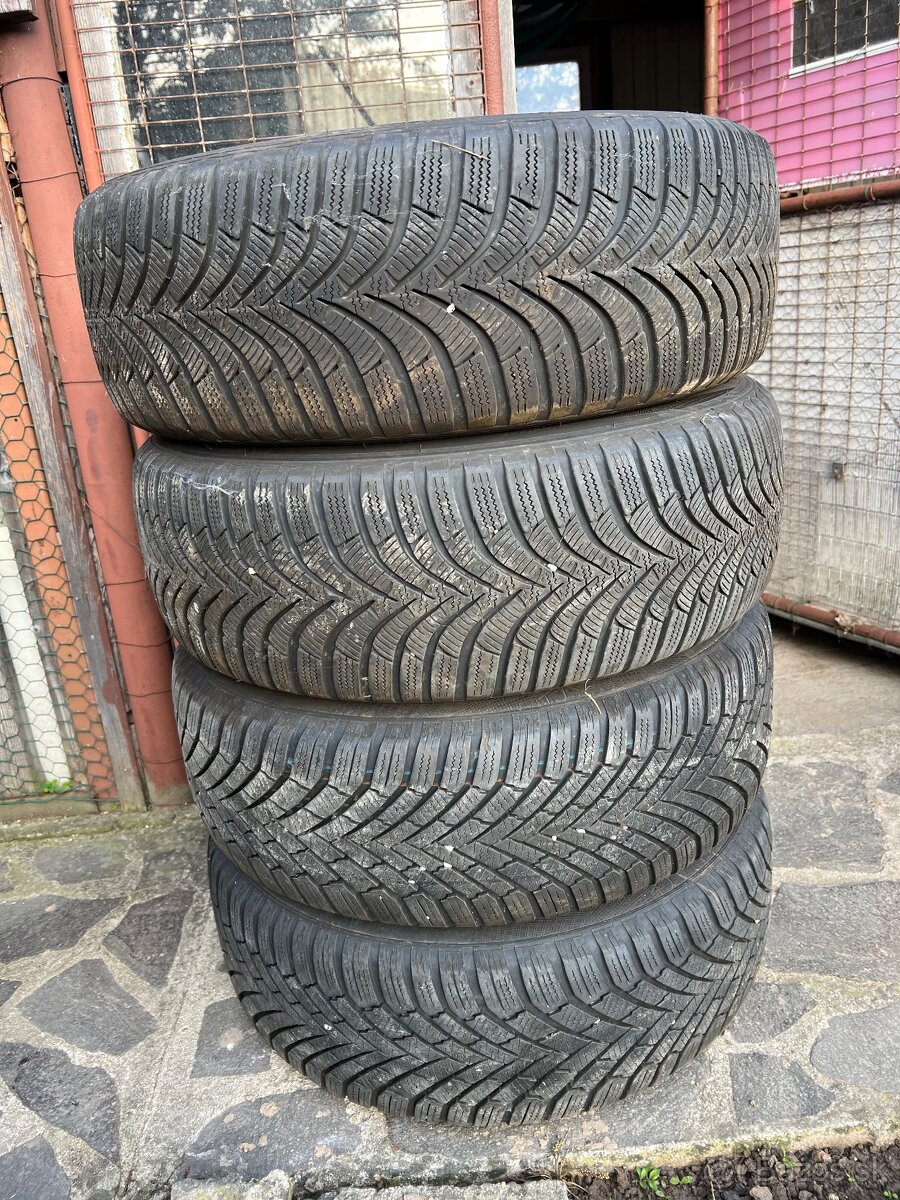 Predám plechové disky 5x112 so zimnými pneu 205/55 R16