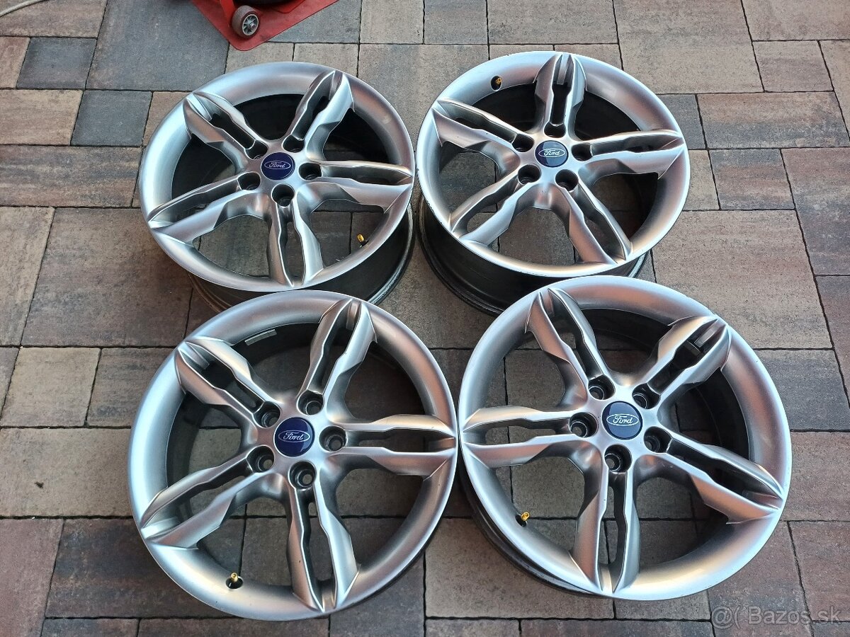 orig.hlinikové disky Ford Kuga--7Jx17-ET-50----5x108