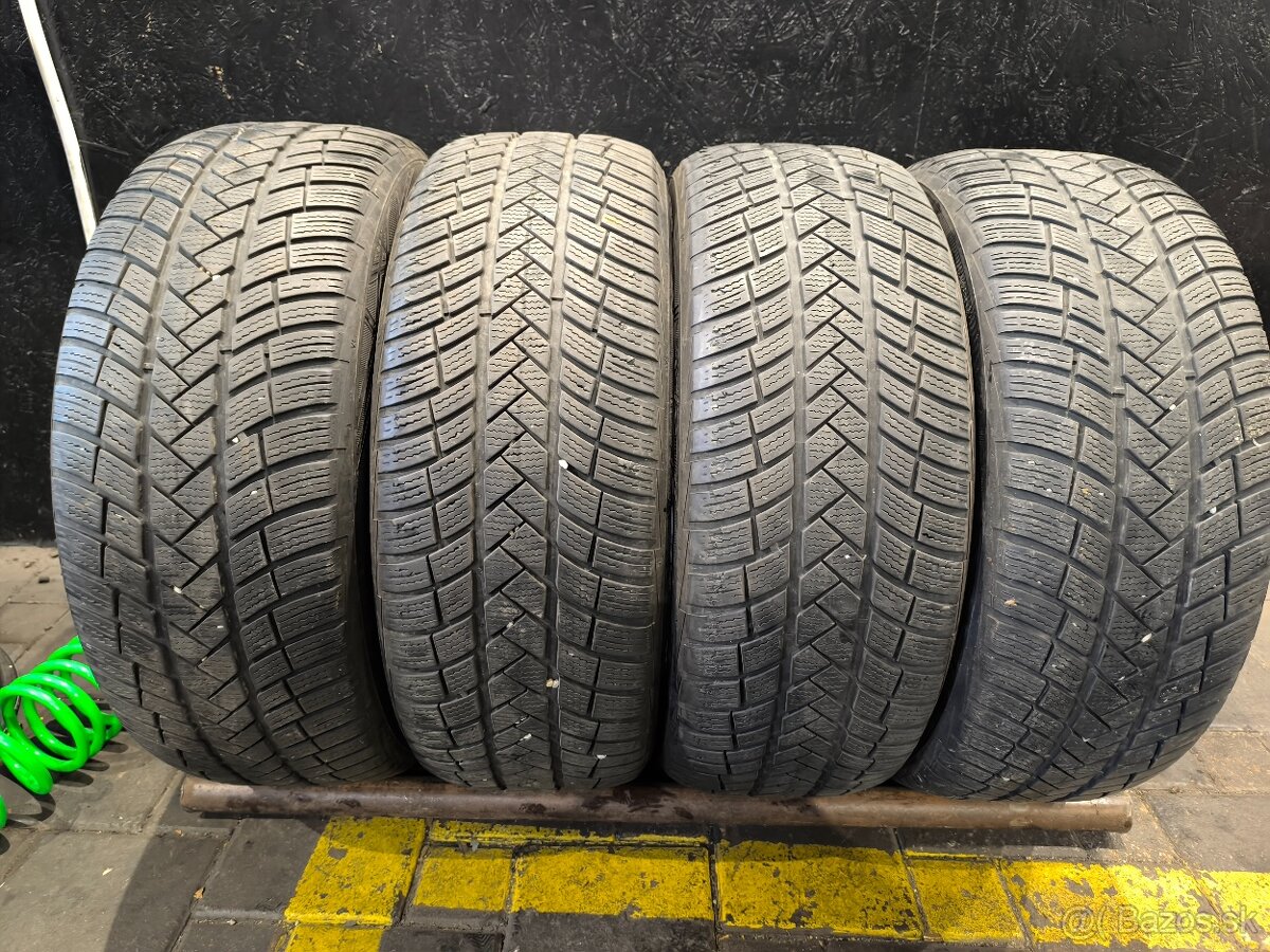 235/55 R17 Vredestein Zimne pneumatiky