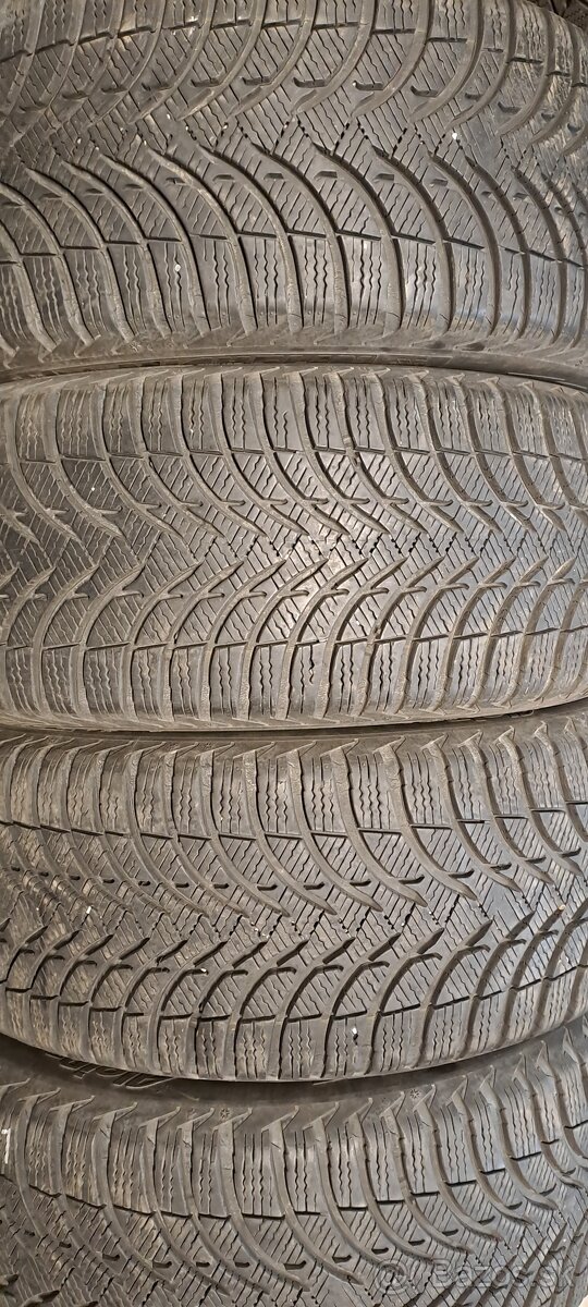 Predám 4ks jazdené zimné 215/45r17-90H Michelin