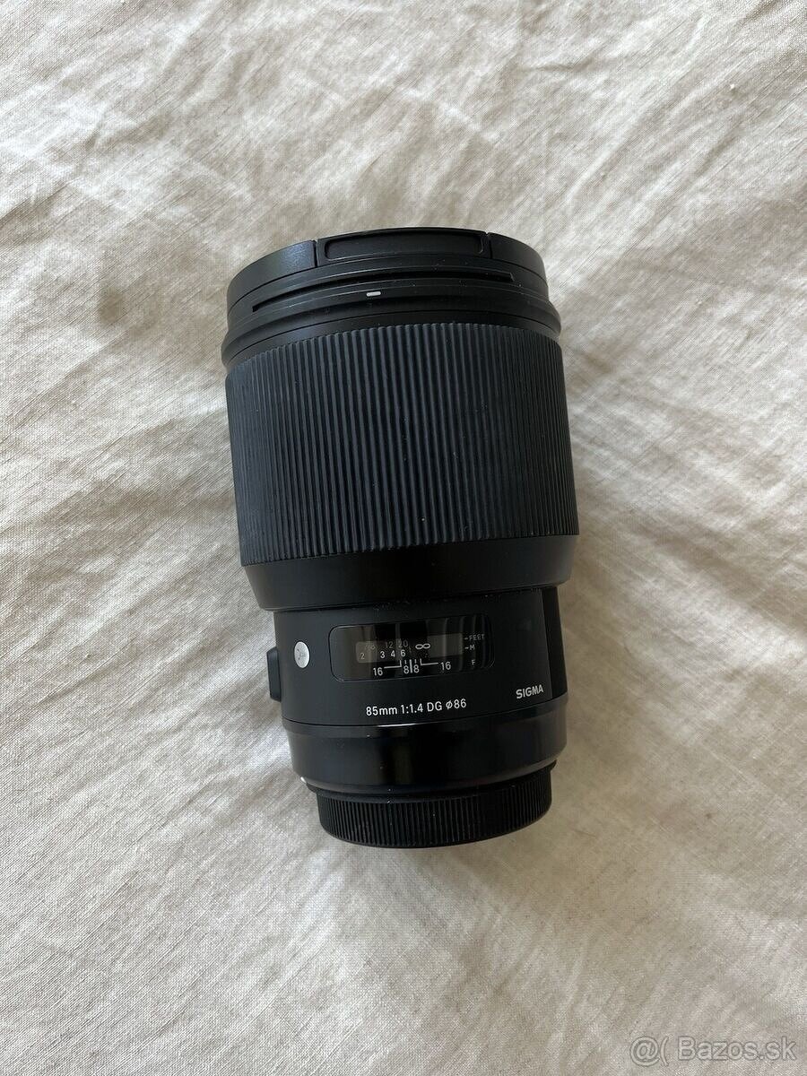 Sigma 85mm f/1.4 pre Nikon + UV filter Heliopan