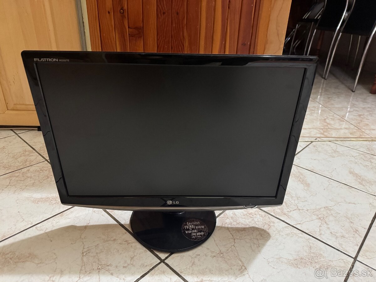 Monitor LG 22”