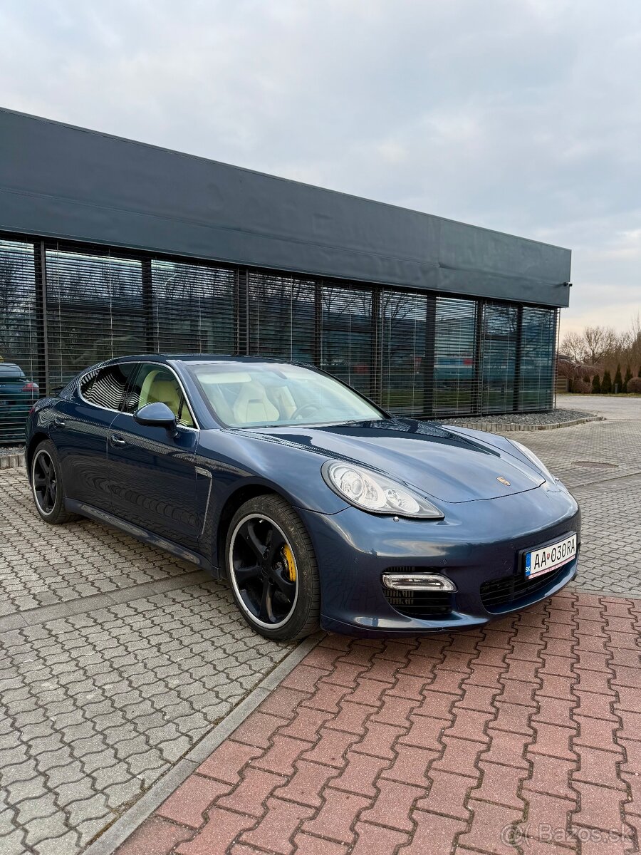 Porsche Panamera Turbo