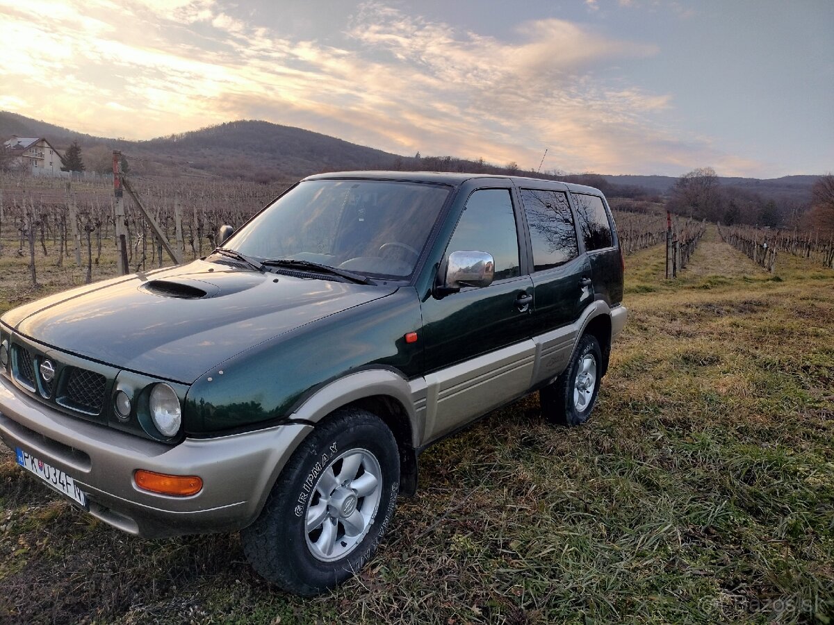 Nissan Terrano 4x4 2.7 TDI M5 92kw rok 2000 Klima