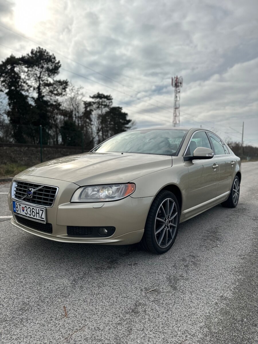 Volvo S80 2.4 D5 Automat, Xenóny