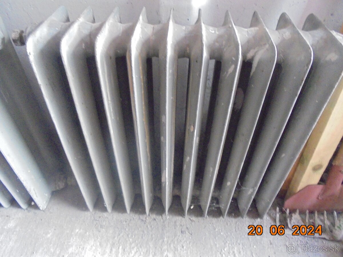 Liatinové rebrové radiátory