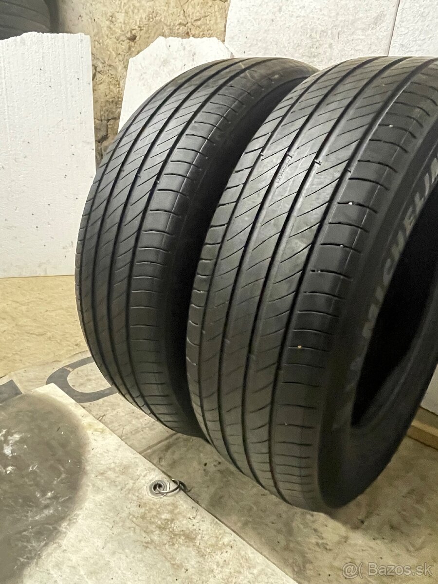 Michelin 215/65 R17 2x=40€