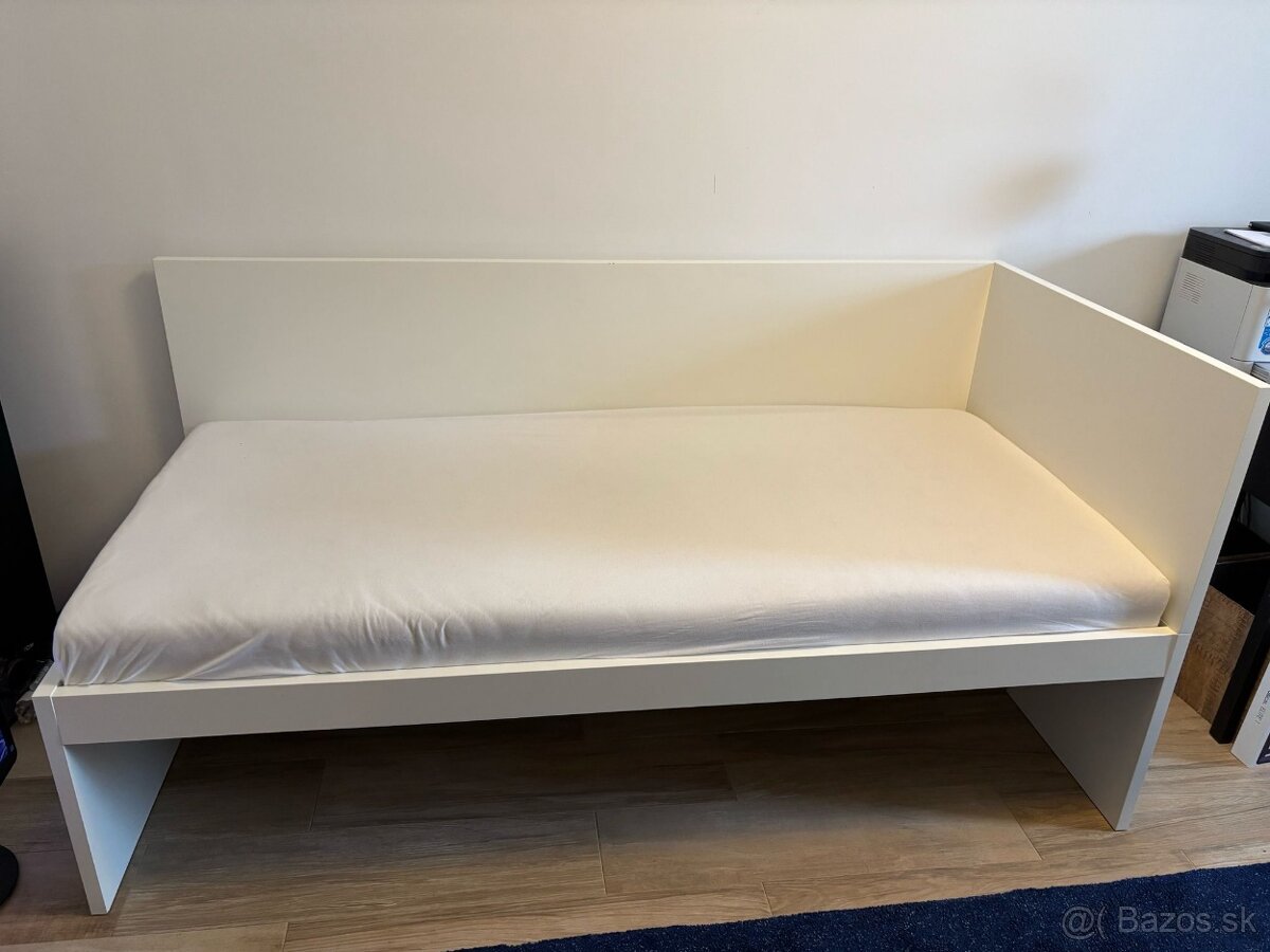 2x posteľ IKEA s roštom a matracom 90x200cm