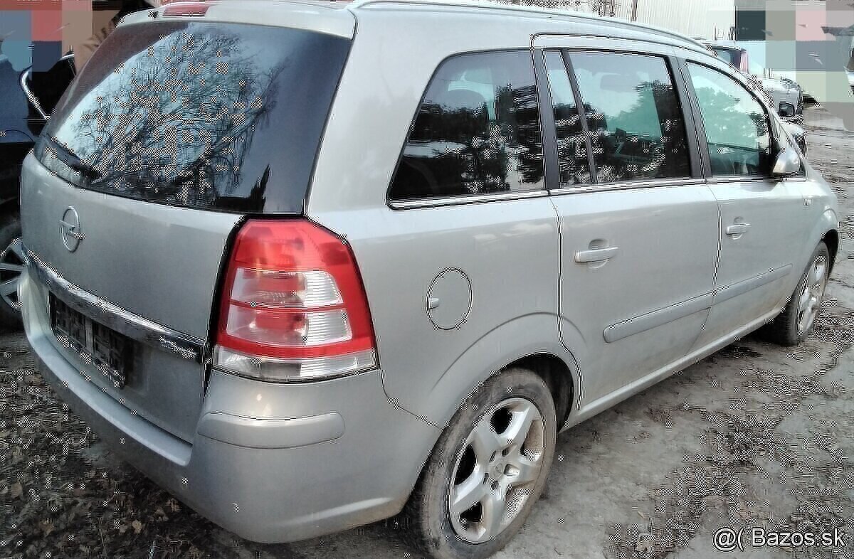 Opel Zafira B 2008 predám PIATE DVERE, DVERE, NARAZNÍK, KAPO