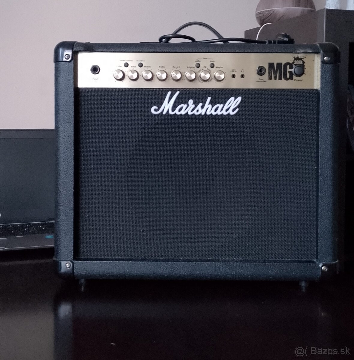 Kombo Marshall MG30