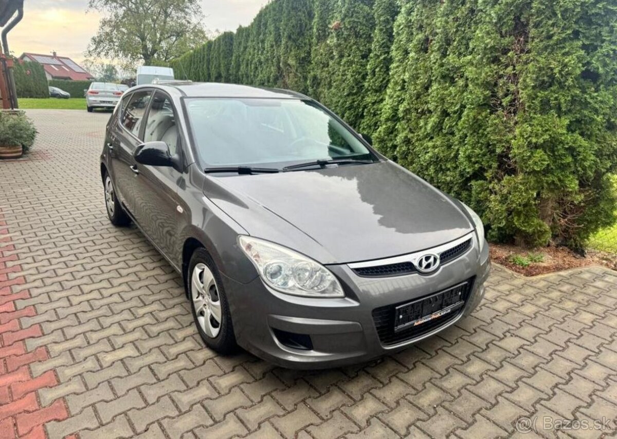 Hyundai i30 1,6 CW CRDi klima sada kol nafta manuál 66 kw