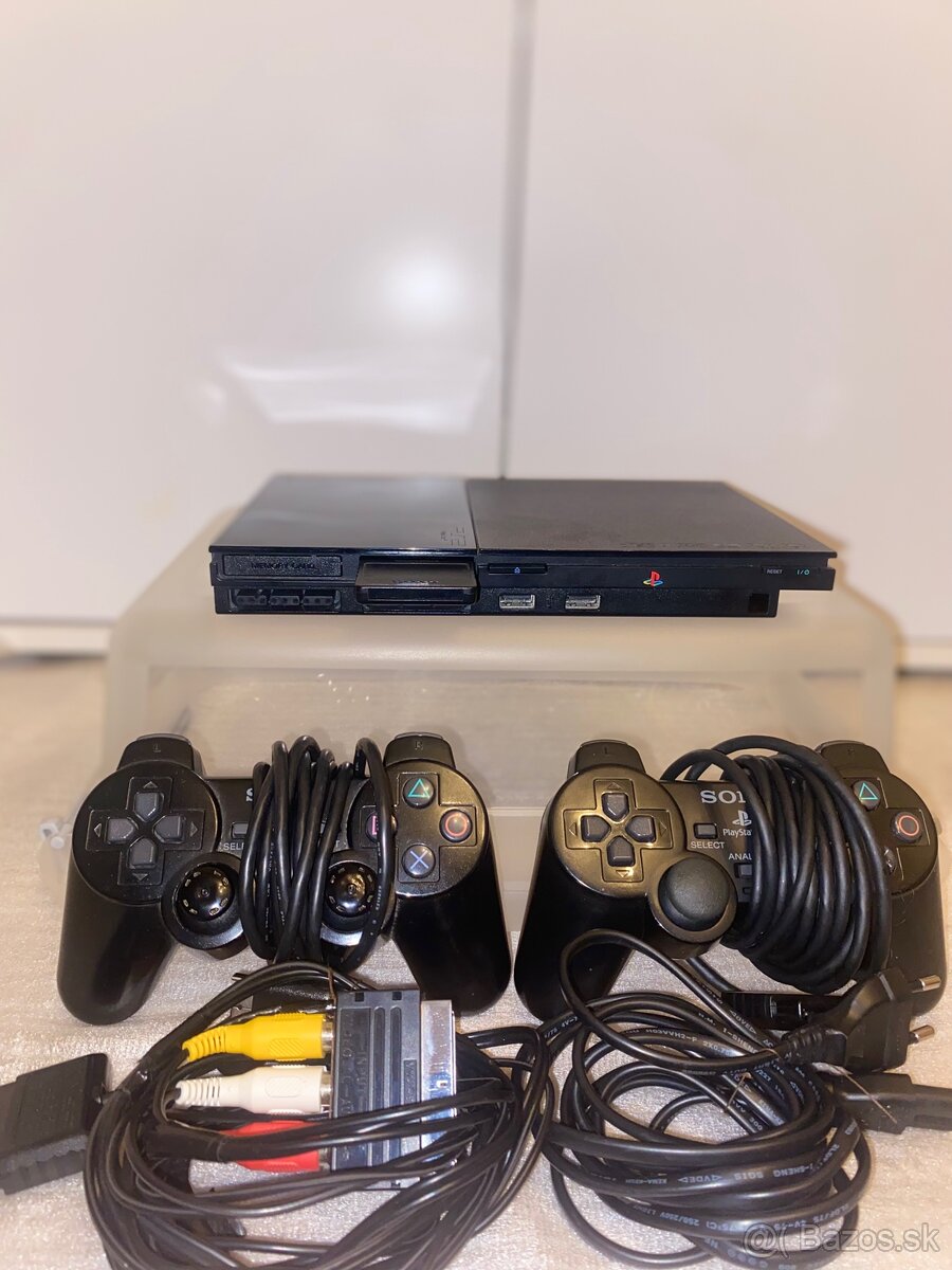 [SOLD] Playstation 2 Slim + hry a dva originál ovládače