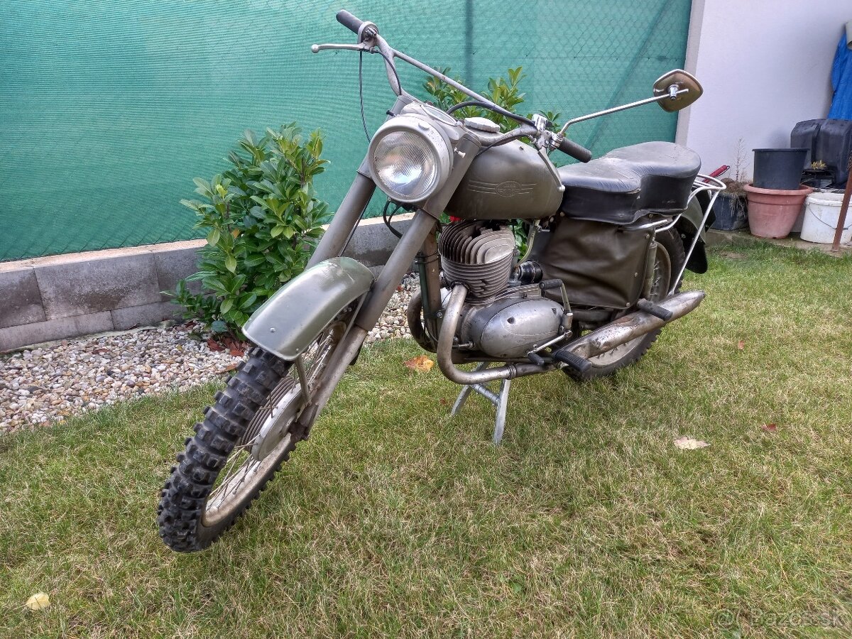 Jawa 579 šved Libenák