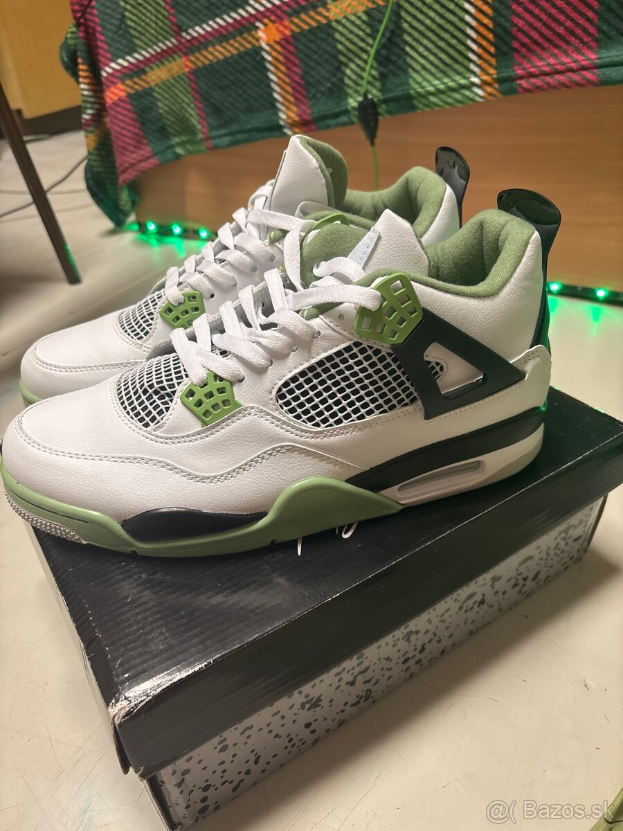 Jordan 4 seafoam