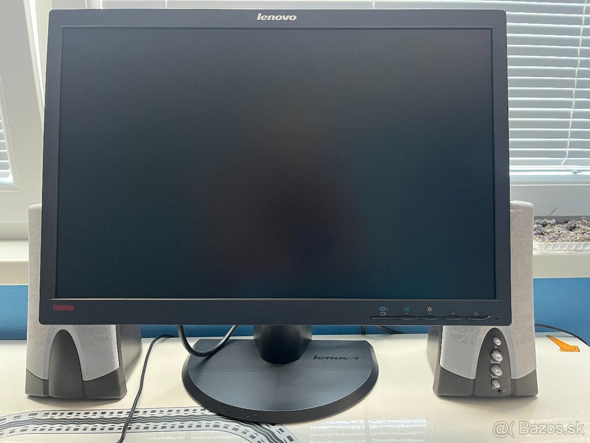 LED monitor LENOVO THINKVISION LT2252p WIDE