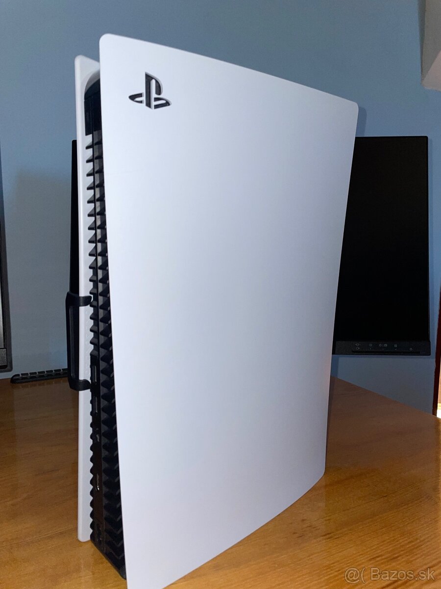 PLAYSTATION 5 Classic s mechanikou