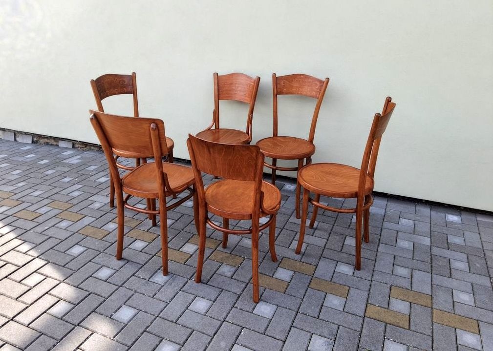 Ohýbané bukové stoličky THONET po renovaci