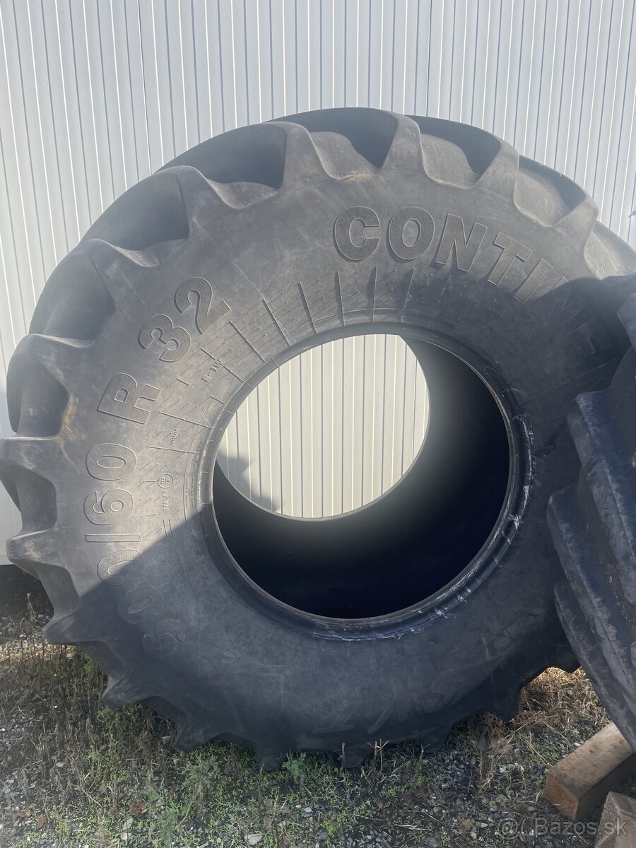 Pneumatika na kombajn traktor 900/60r32