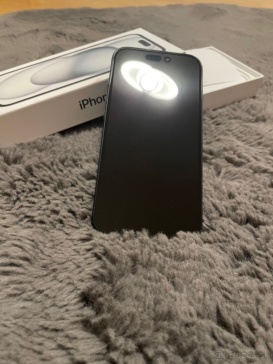 iPhone 15 100% batéria