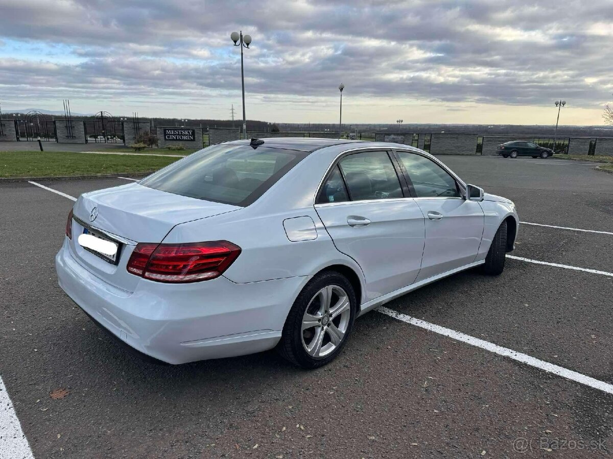 Mercedes Benz e200 CDI Blue Elegance R.V..2014