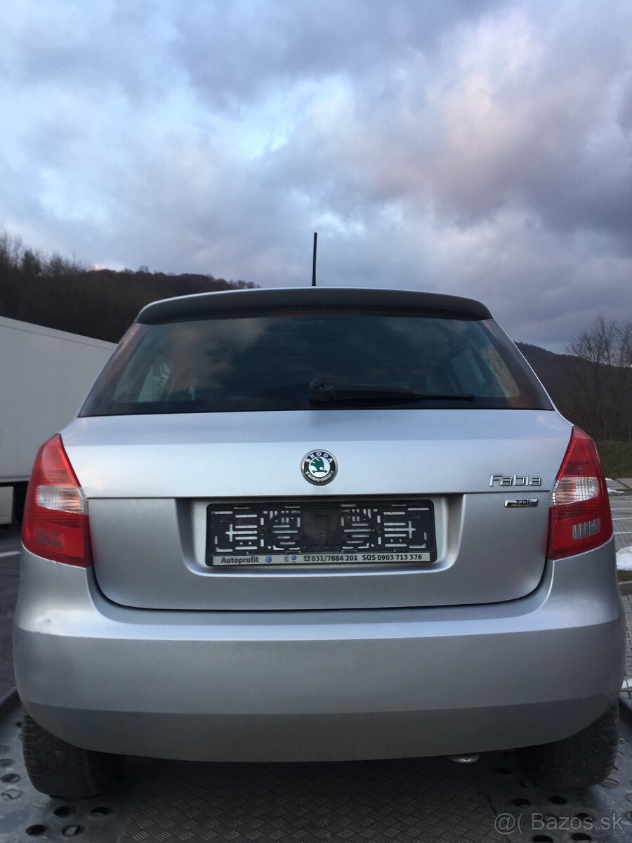 Nd Škoda Fabia 2 Facelift 1.6 TDI 77KW strieborná metalíza