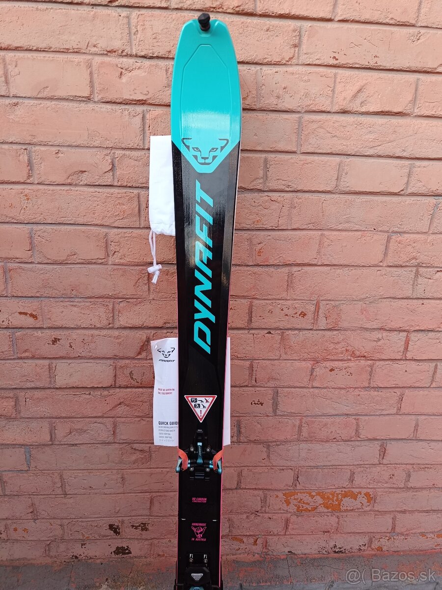 Nový skialp set Dynafit Blacklight 88 Speed Blue/Carbon Blac