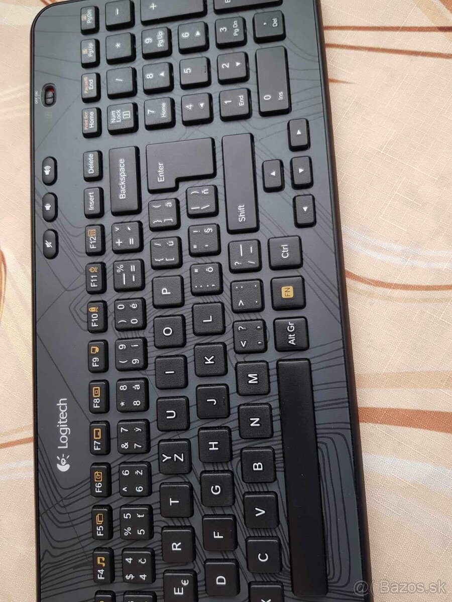 Klávesnica Logitech.